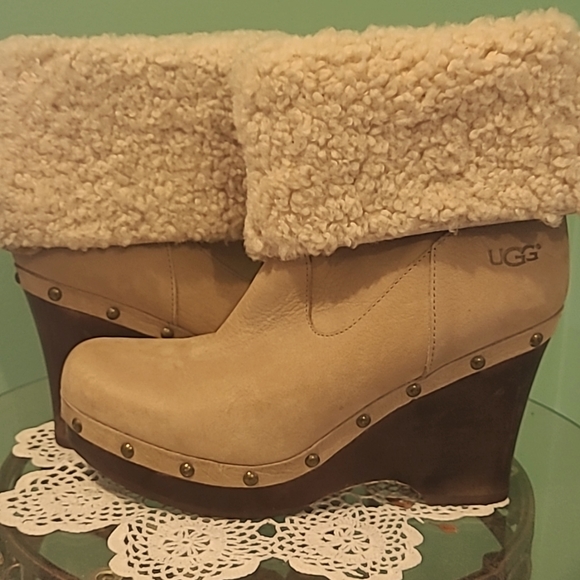 Ugg wedge boot